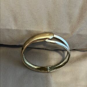 Elegant Gold-Tone Women's Bracelet